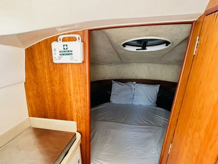 Hire Motorboat Custom Made with a boat licence