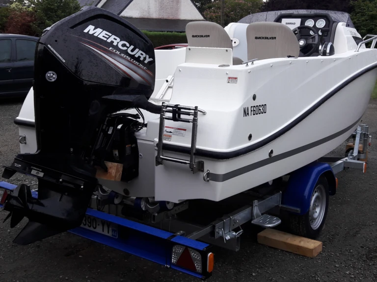 Hire a Quicksilver Activ 505 Cabin Nort-sur-Erdre