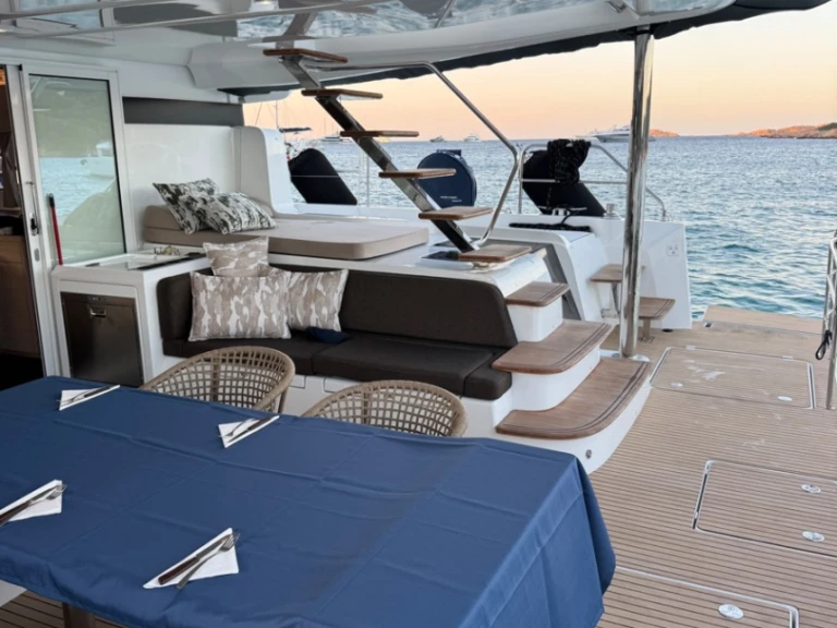 Charter a Lagoon Lagoon 60 in Bas du Fort on Samboat