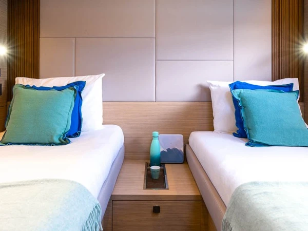Hire Catamaran with or without skipper Lagoon Bas du Fort