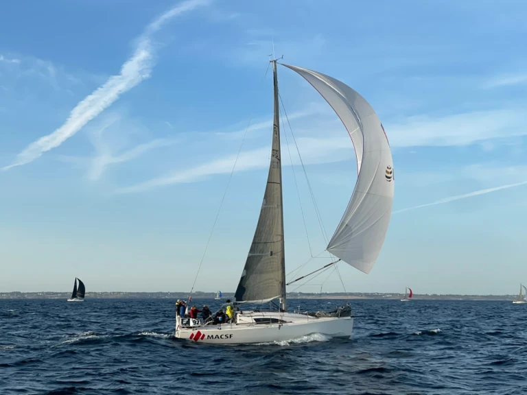 Sailboat hire in Brest - Jpk Jpk 1010