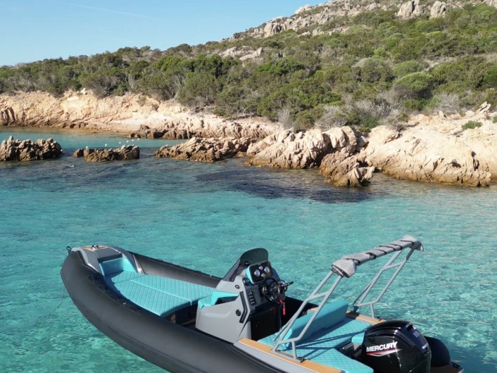 Charter a 2bar 2Bar 68 in Cannigione on Samboat