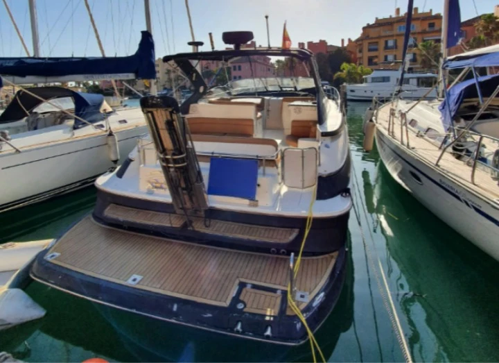 Charter a Régal 4260 Commodore Tiple XXX in Puerto Sotogrande on Samboat
