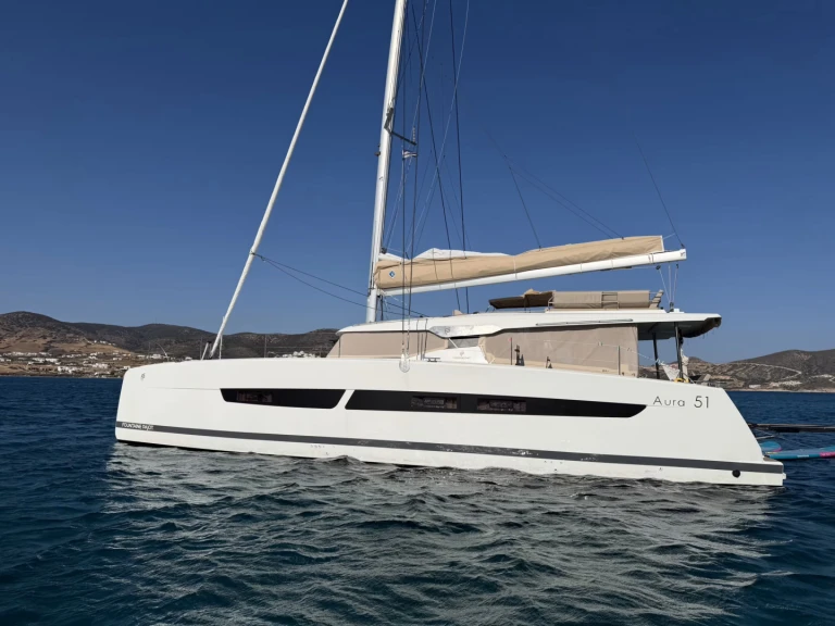 Catamaran hire in Alimos - Fountaine Pajot Aura 51