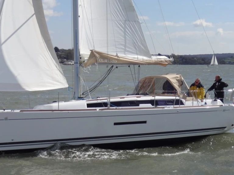 Hire Sailboat with or without skipper Dufour Hamble-le-Rice
