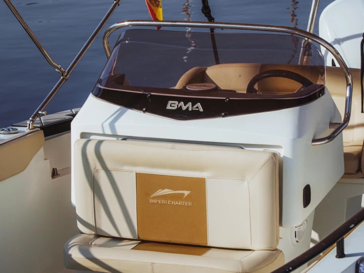Hire Motorboat with or without skipper BMA Club Nautico S'Estanyol