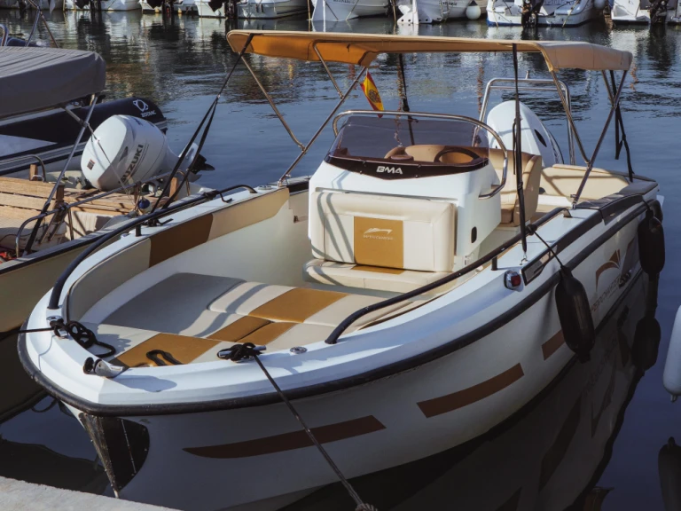 Hire Motorboat BMA with a boat licence