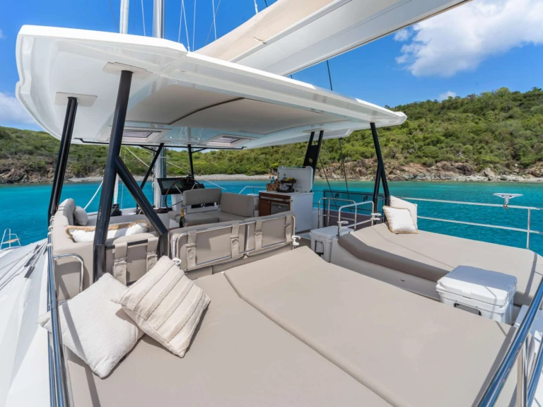 Hire a Fountaine Pajot PLUS 10 Saint Thomas Island