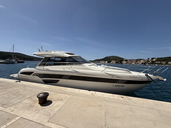 Charter a Bavaria Bavaria S45 HT in Komolac on Samboat