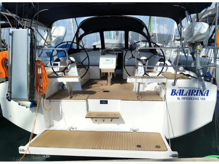 Hire Sailboat Bavaria with a boat licence