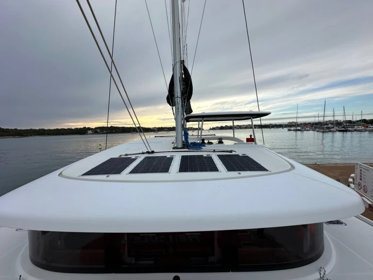 Hire Catamaran Lagoon with a boat licence