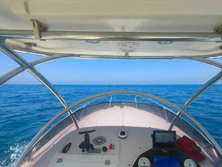 Yacht hire Naples cheap Evo13