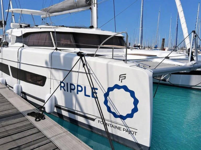 Yacht hire Frenchtown cheap Fountaine Pajot FP 44 Maestro - 3 cab.