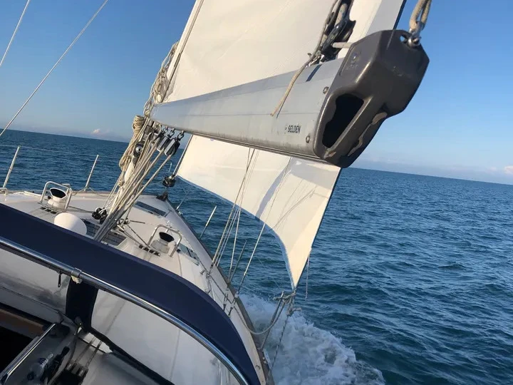 Hire Sailboat with or without skipper Bavaria Oban