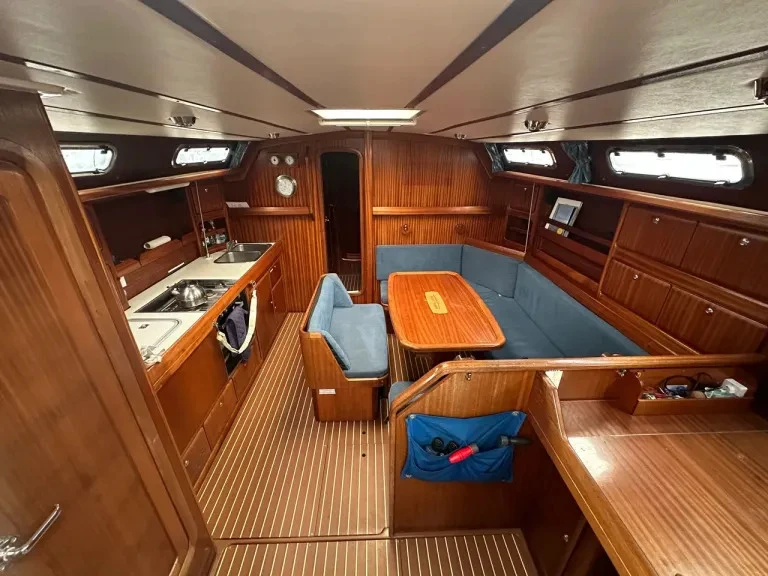 Hire Sailboat Bavaria with a boat licence