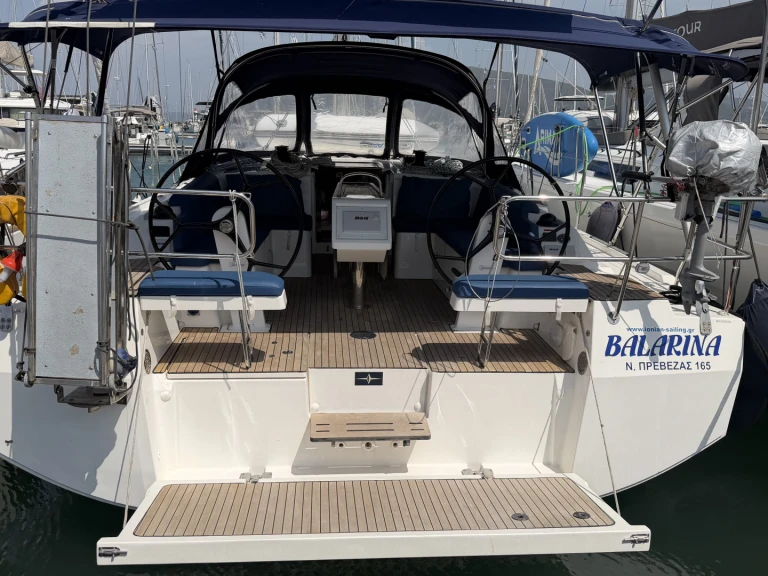 Sailboat hire in Lefkáda - Bavaria Bavaria C42