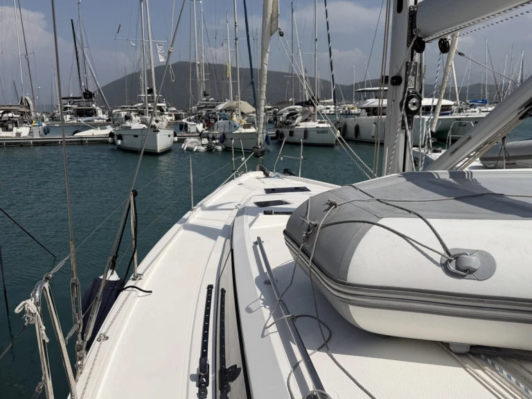 Hire Sailboat Bavaria with a boat licence