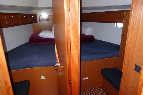 Charter a Bavaria Cruiser 46 in Lefkáda on Samboat
