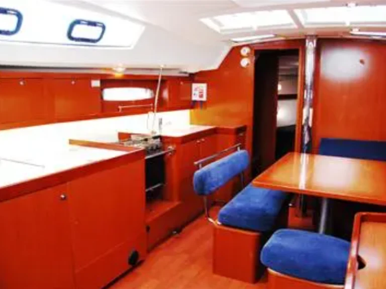 Hire Sailboat with or without skipper Bénéteau Oban