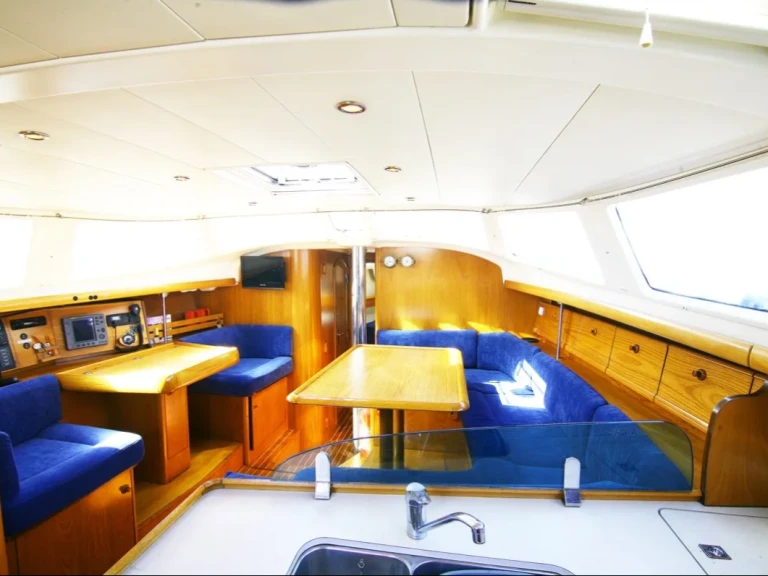 Hire Sailboat with or without skipper Jeanneau Oban