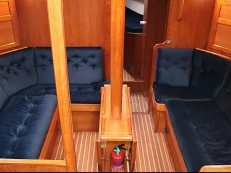 Charter a Westerly Oceanlord in Oban on Samboat