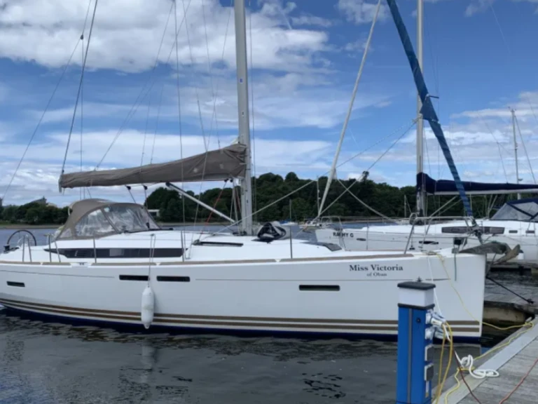 Hire Sailboat with or without skipper Jeanneau Oban