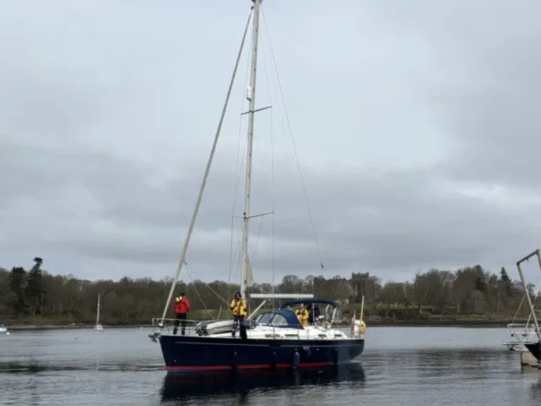 Yacht hire Oban cheap Moody 40