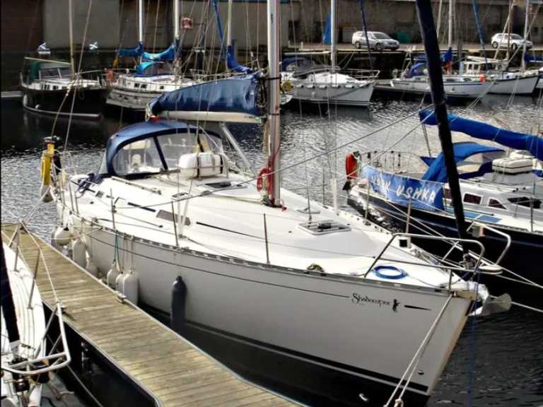 Hire Sailboat with or without skipper Moody Oban