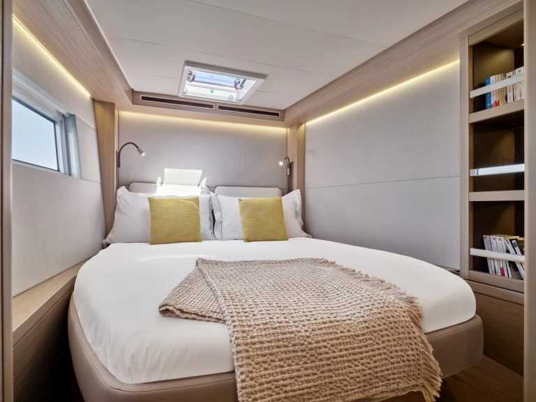 Charter a Lagoon Lagoon 51 in Alimos on Samboat