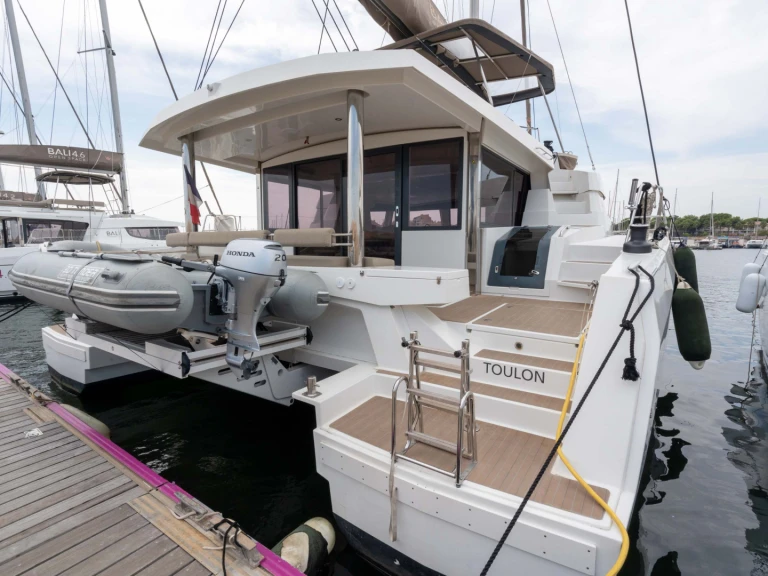 Charter a Bali Bali 5.4 - 6 cab. in Cogolin on Samboat