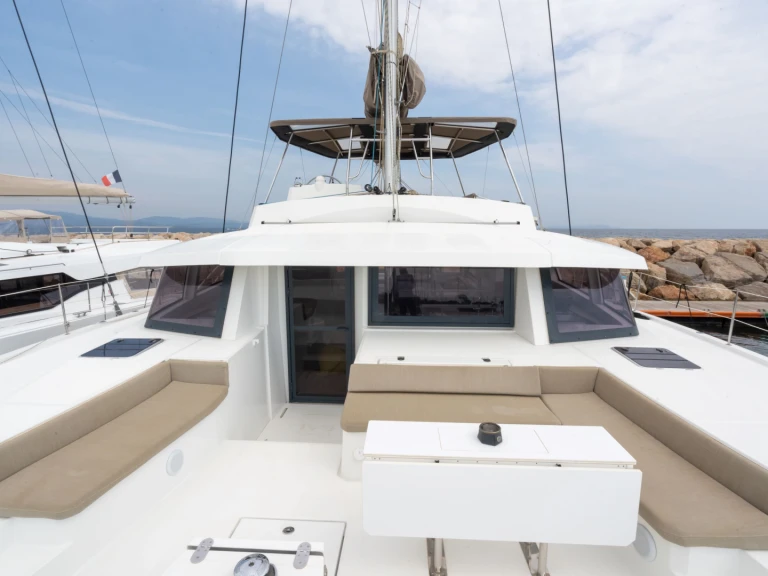 Yacht hire Cogolin cheap Bali 5.4 - 6 cab.
