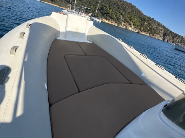 Charter a Capelli Capelli 770 in France on Samboat
