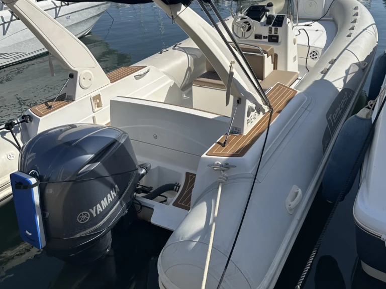 Yacht charter France - Capelli Capelli 770 on SamBoat
