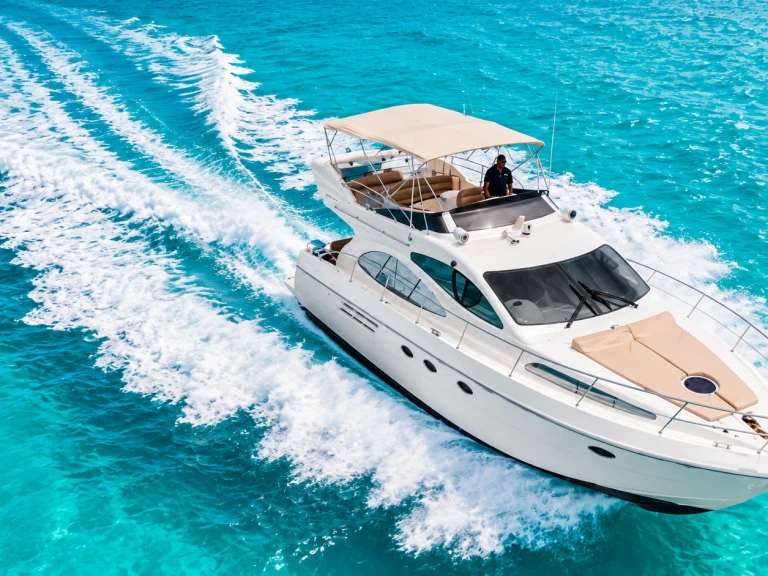 Yacht hire Cancún cheap custom