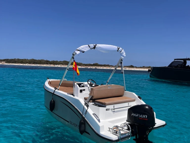 Hire a Silent Yachts 555 Club Nàutic Ca'n Picafort