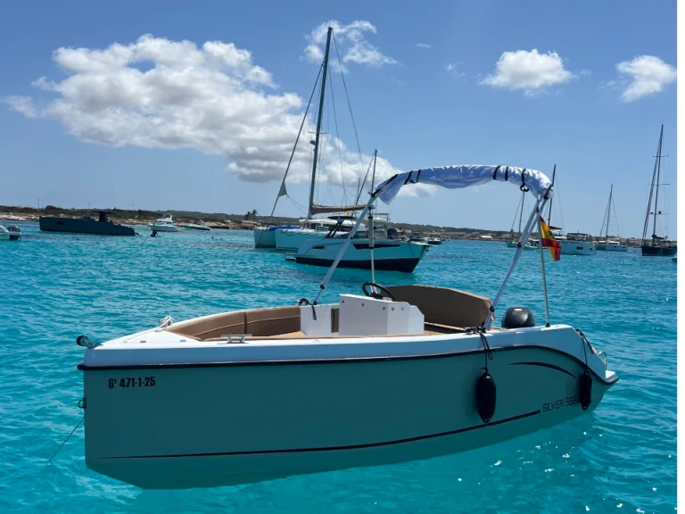 Hire Motorboat with or without skipper Silent Yachts Club Nàutic Ca'n Picafort