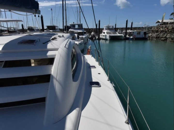 Hire a Leopard Catamarans / Robertson & Caine Leopard 46 - 4 cab. Airlie Beach