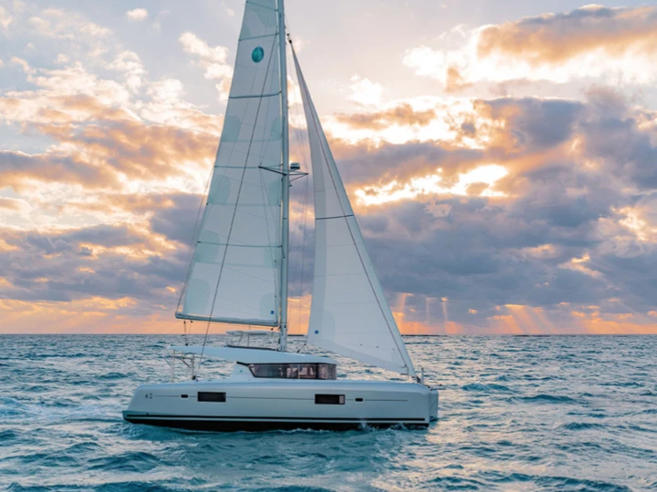 Catamaran to hire Saint George's at the best price