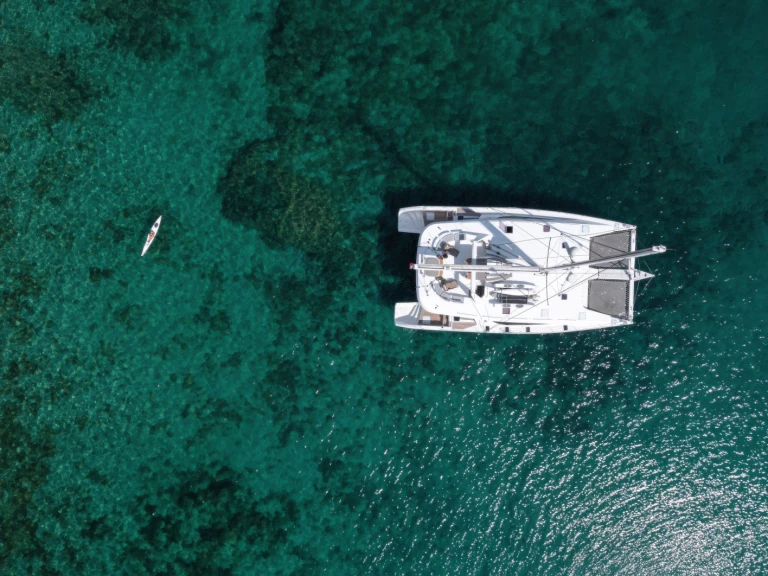 Charter a Matrix Matrix 76 in Olbia on Samboat