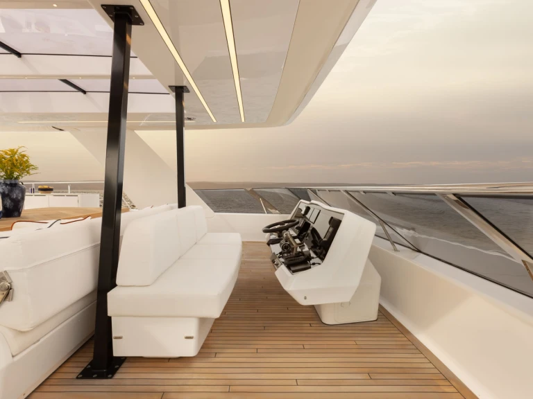 Hire Motorboat Sunreef with a boat licence