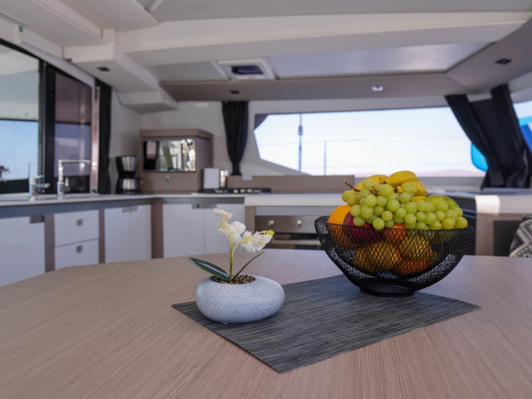 Yacht hire Sami cheap Fountaine Pajot 47 TANNA LUX (GEN,AC,WATERMAKER)