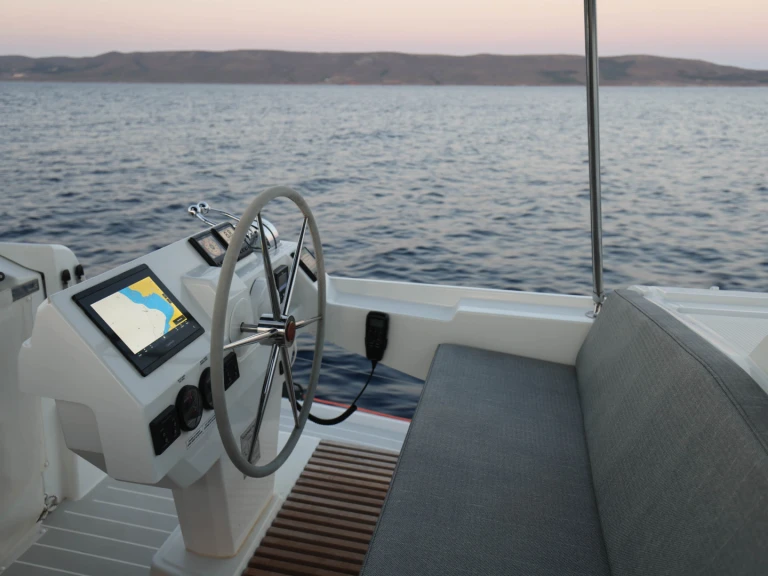 Catamaran hire in Sami - Fountaine Pajot Fountaine Pajot 47 TANNA LUX (GEN,AC,WATERMAKER)