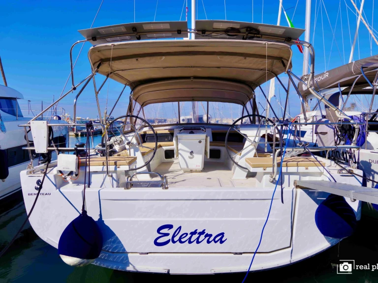 Hire Sailboat Bénéteau with a boat licence