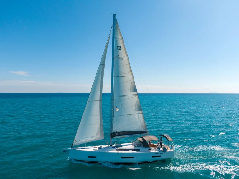 Hire Sailboat with or without skipper Dufour Olbia