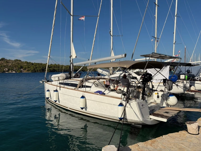 Sailboat hire in Split - Jeanneau Sun Odyssey 349