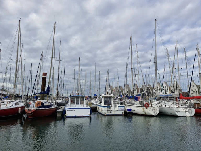 Motorboat to hire Dunkerque at the best price