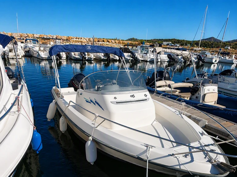 Hire Motorboat with or without skipper B2 Marine France