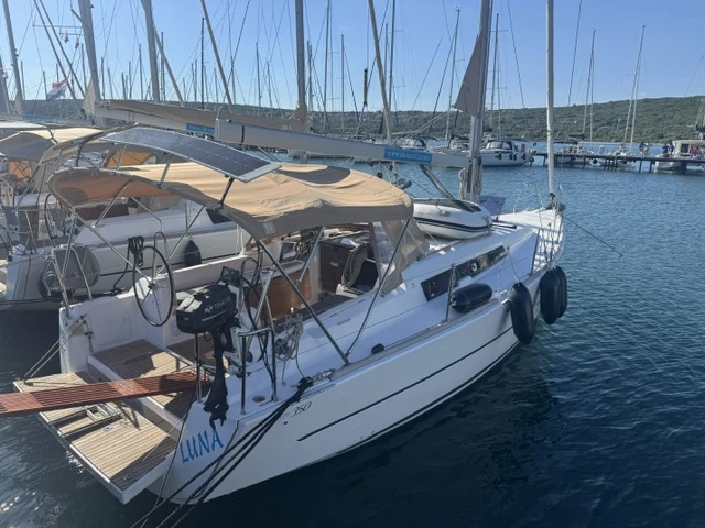 Yacht hire Punat cheap Dufour 350 Grand Large