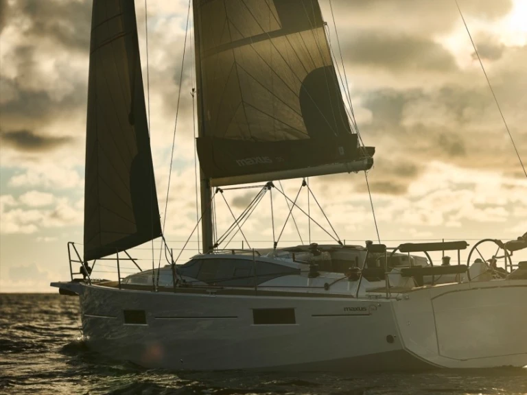 Yacht charter Valencia - Northman Maxus 35 on SamBoat
