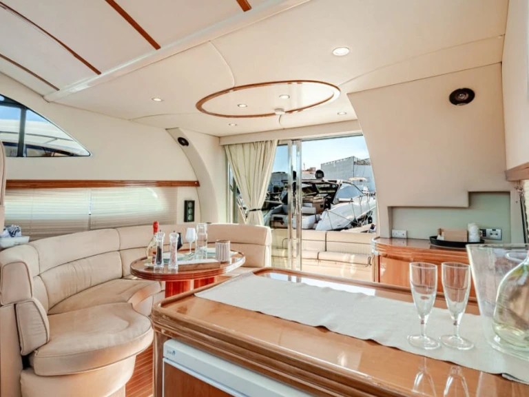 Motorboat to hire Castellammare di Stabia at the best price